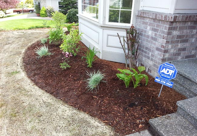 Mulching & Bed Care in Bloomington